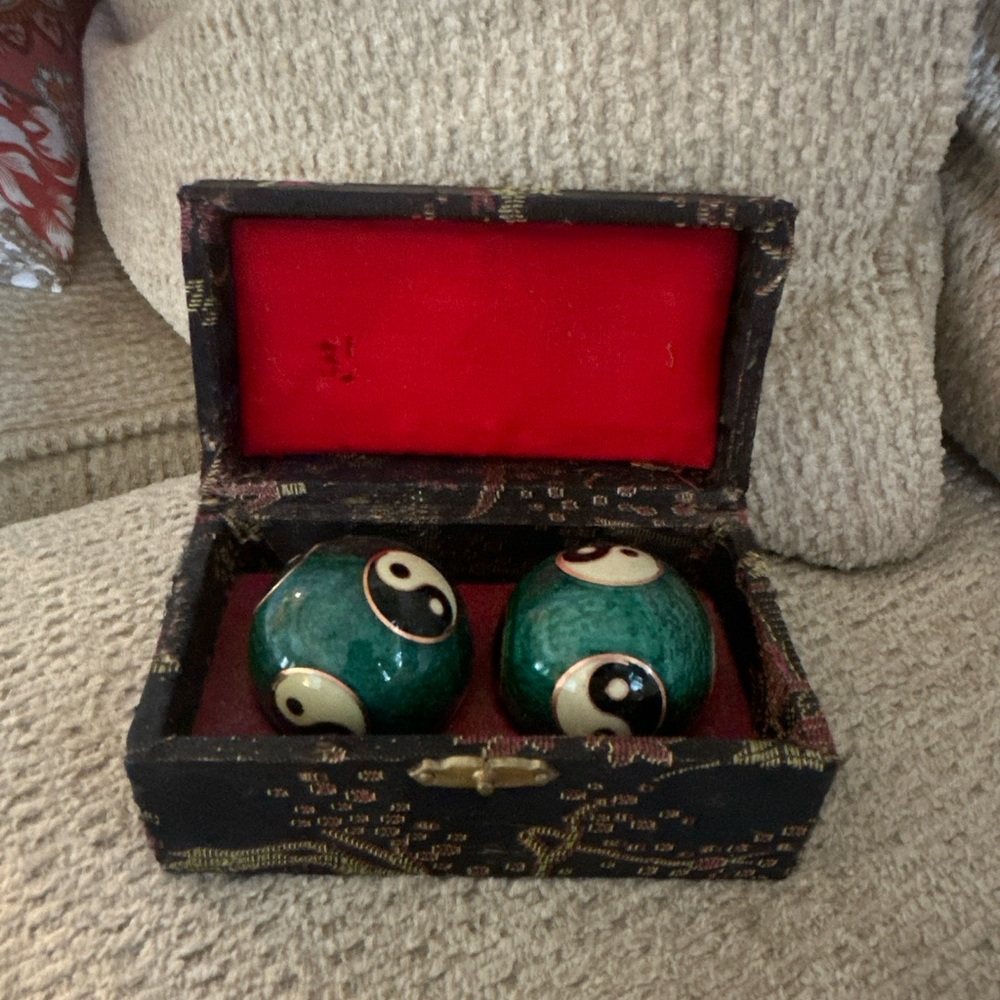 Green Yin Yang Baoding Balls with Box
